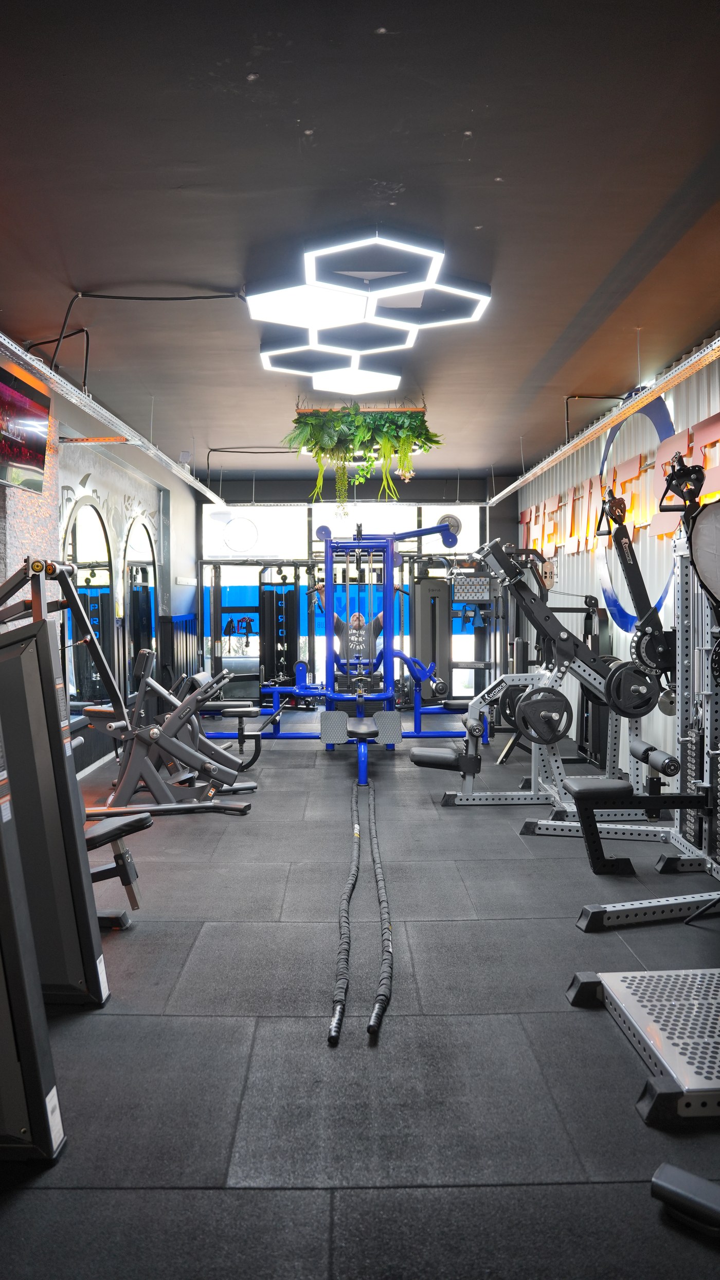 Atakent fitness club ana antrenman alanı